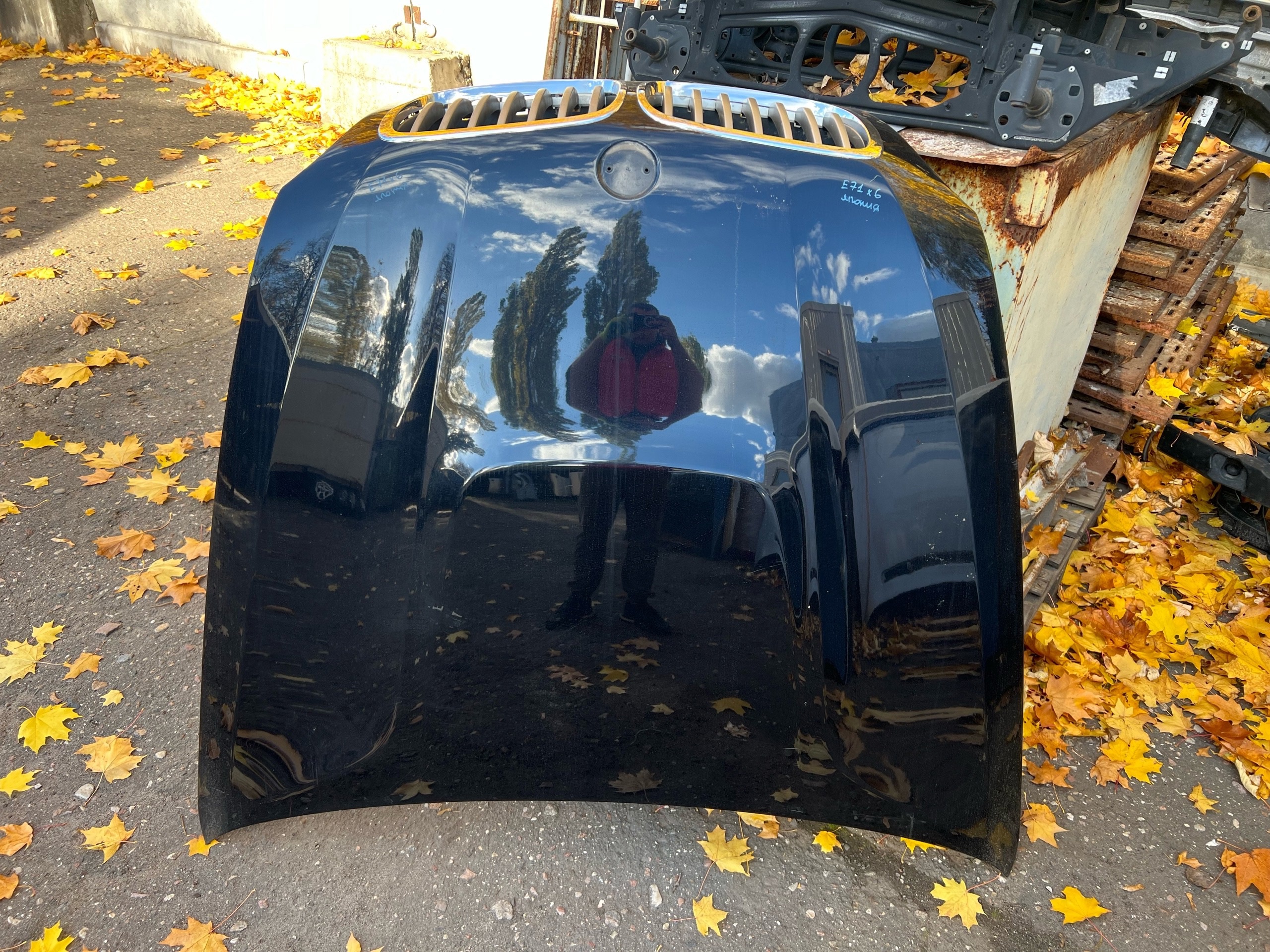 Капот е71