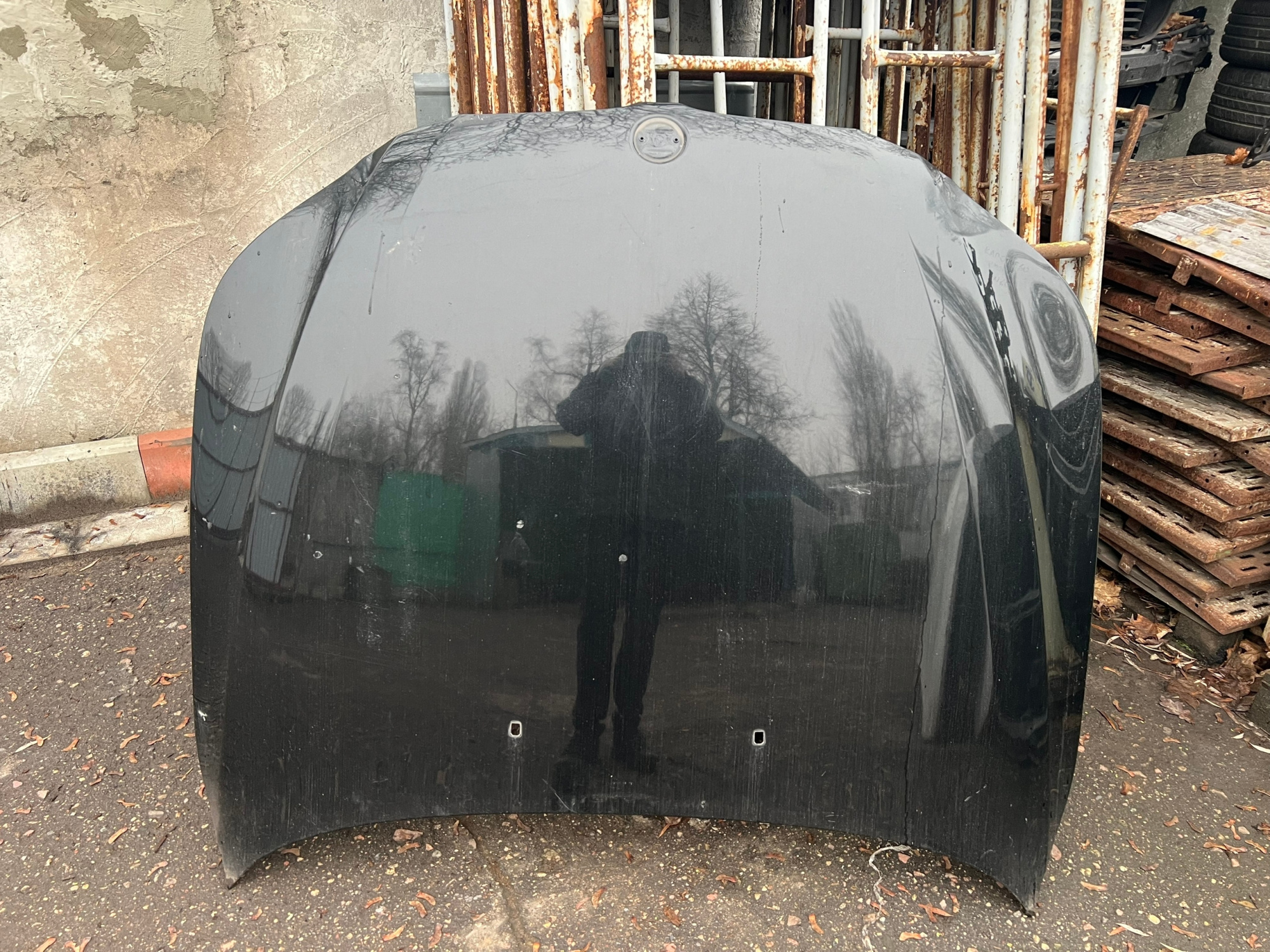 Капот е60
