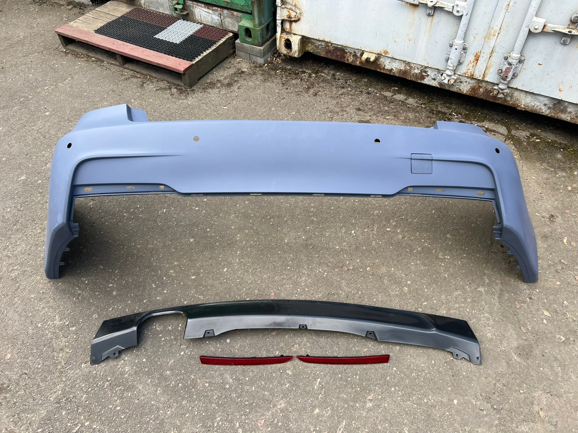 М бампер F30