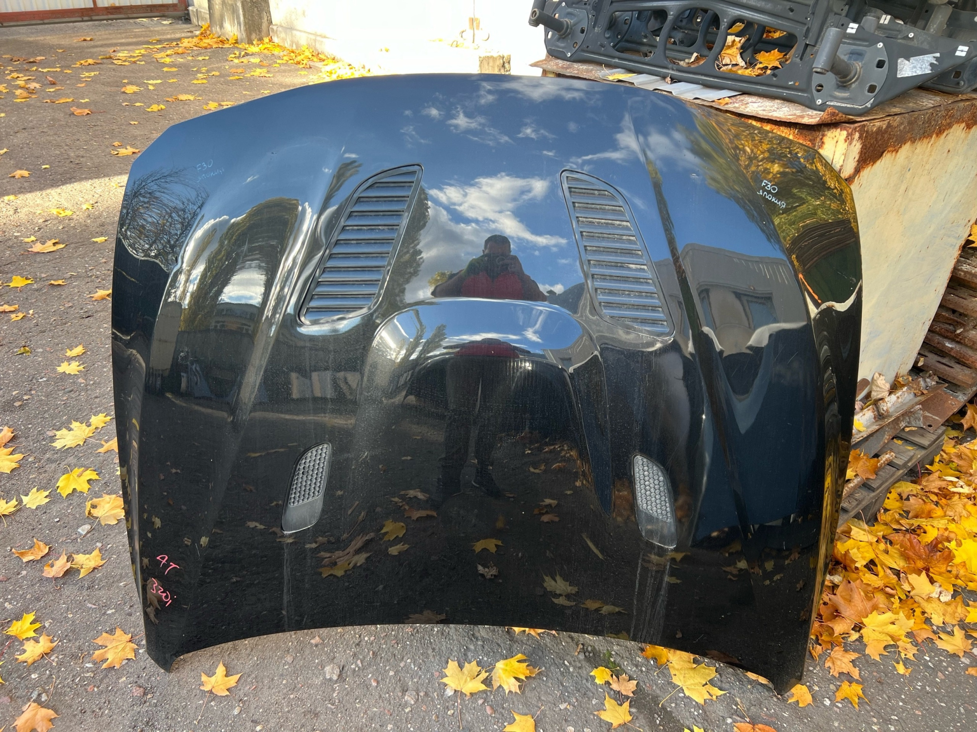 Капот F30