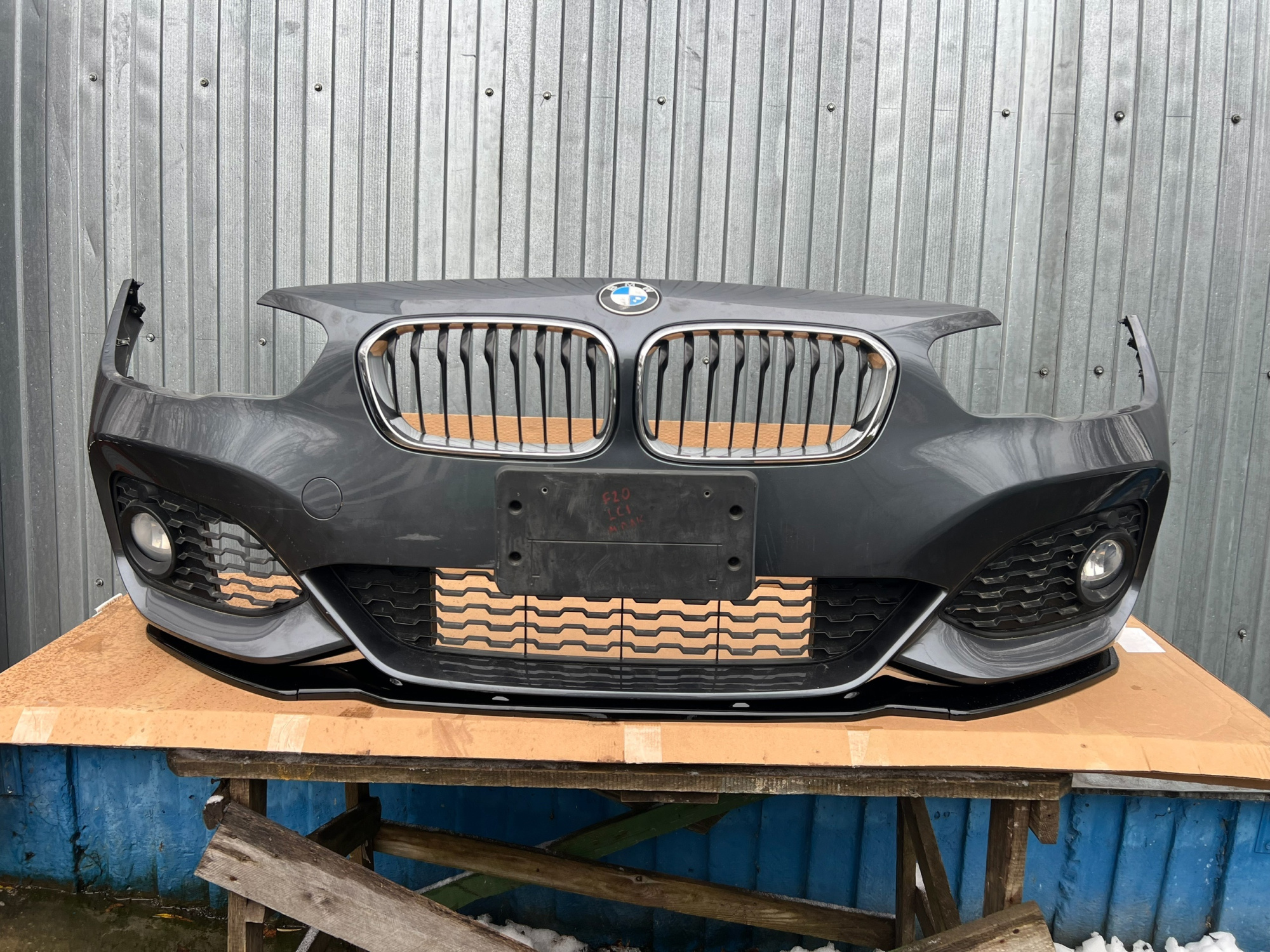 Бампер F20