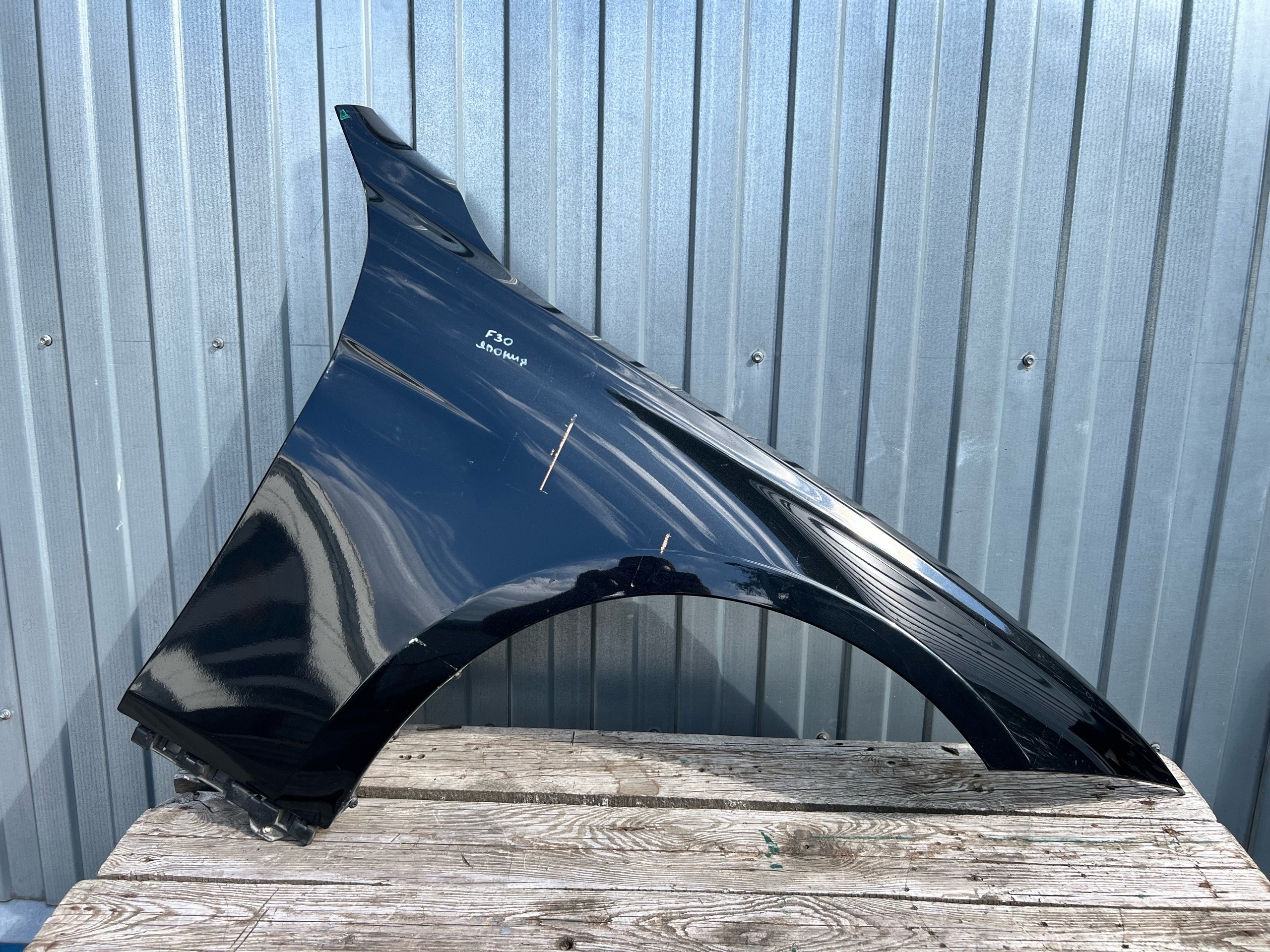 Крыло F30