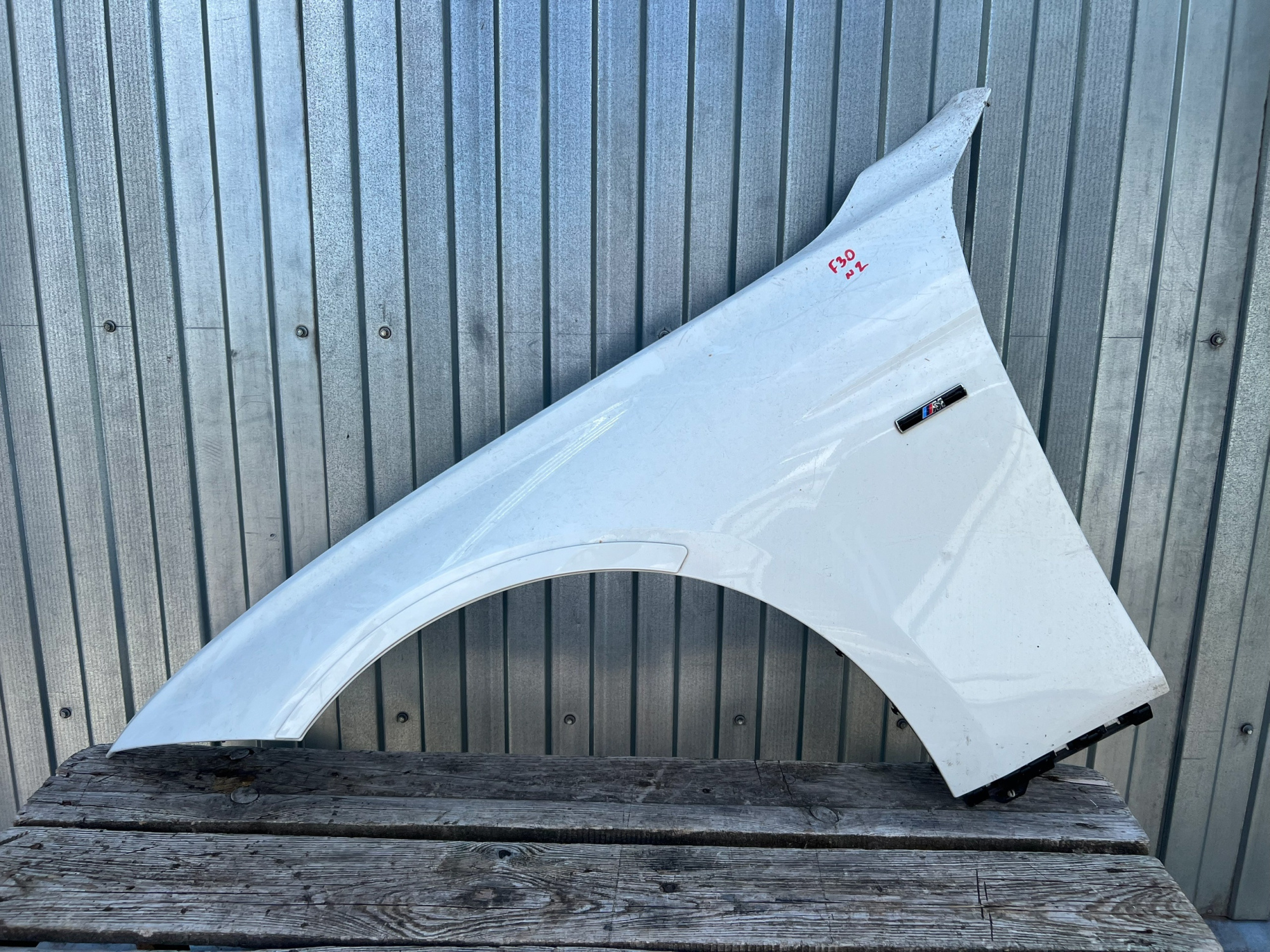 Крыло F30